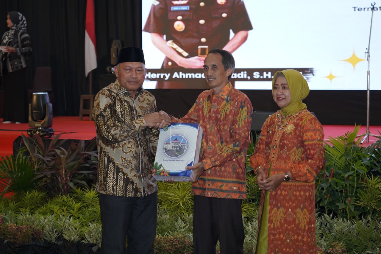 Gambar Kedua