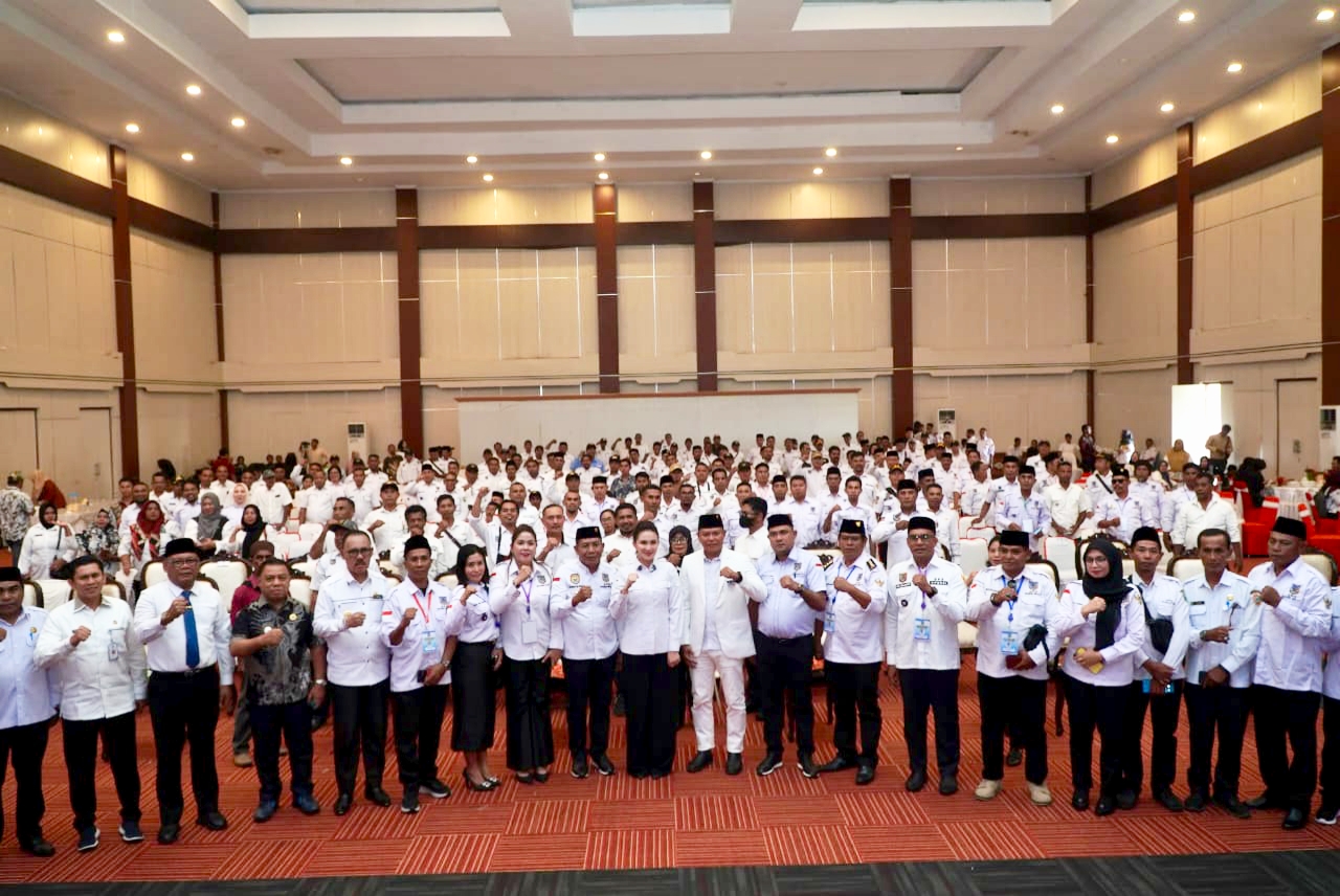 Gubernur Sherly Sebut APDESI Rumah Besar Untuk Memperjuangkan Kepentingan Desa