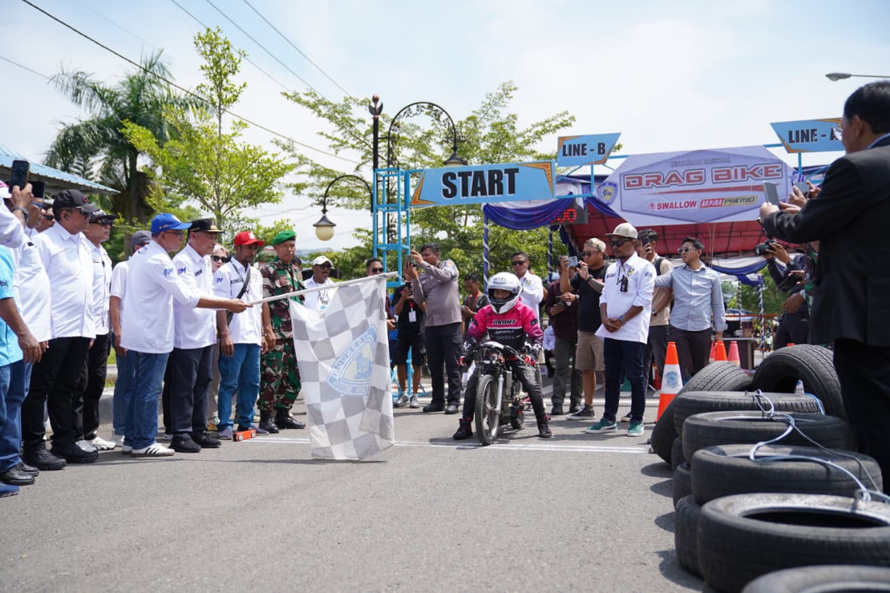 Gambar Kedua