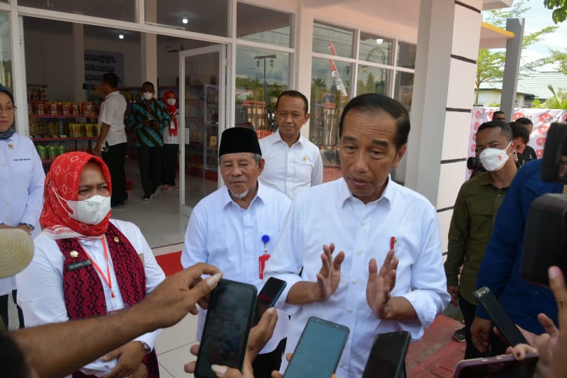 Presiden Jokowi Memuji Hadirnya UKM Mart Sofifi