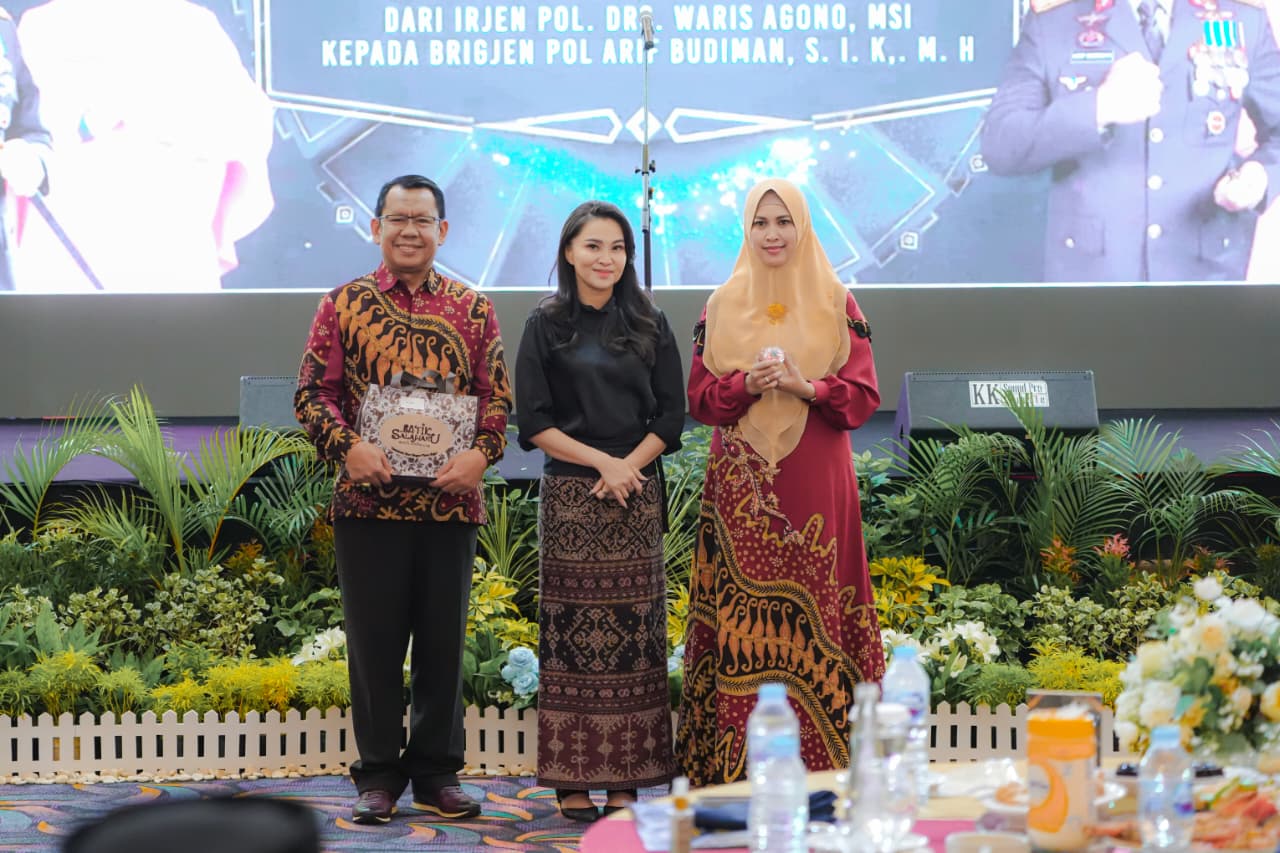 Gambar Kedua