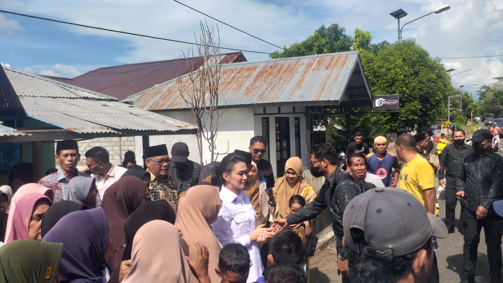 Respon Cepat, Gubernur Sherly Tinjau Warga Terdampak Puting Beliung