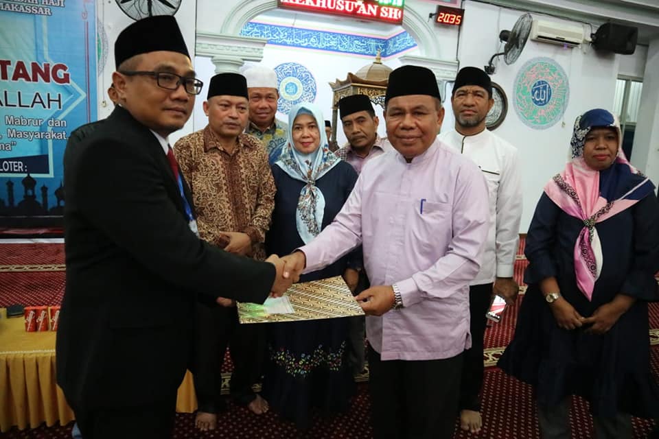 455 Jamaah Calon Haji Asal Maluku Utara Diserahkan Ke Panitia Emberkasi Makassar Oleh Wakil Gubernur